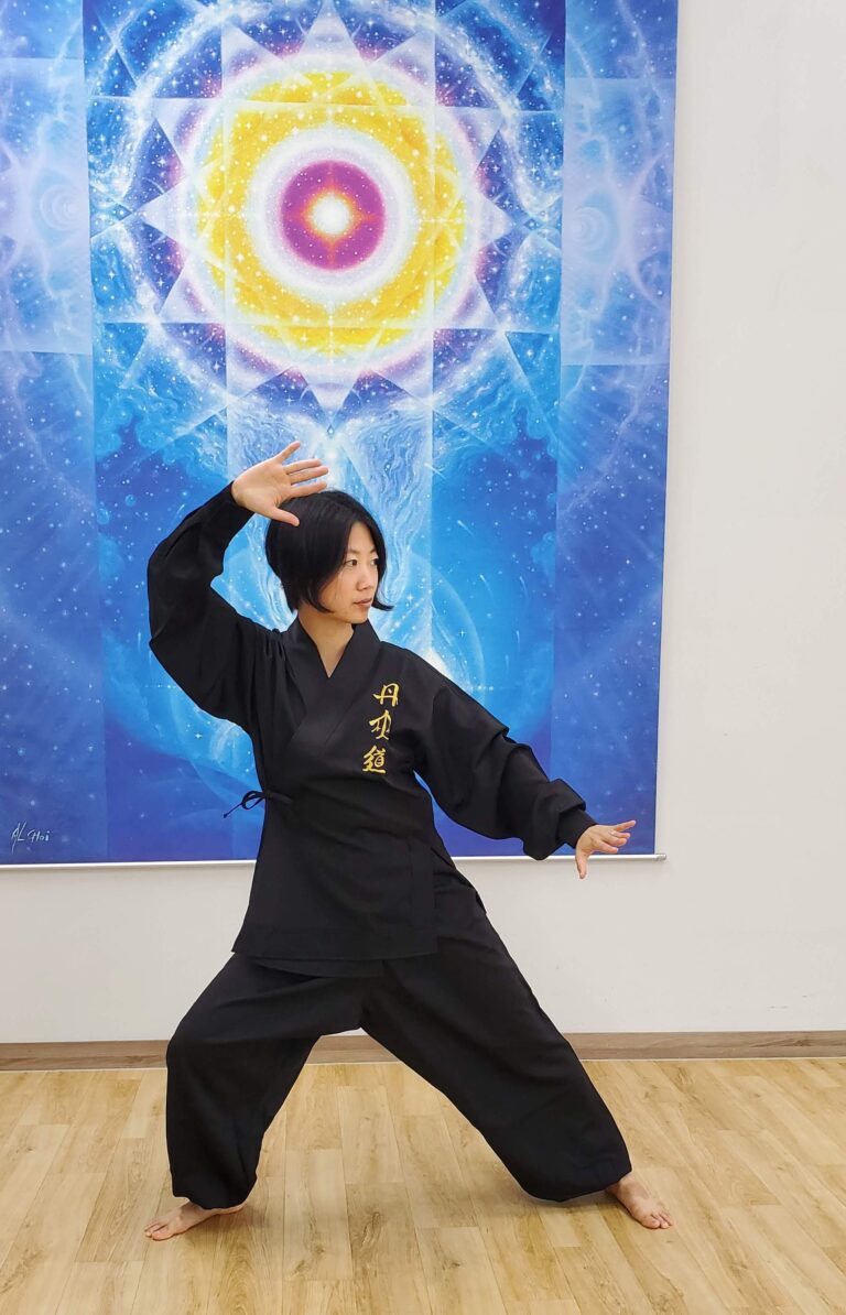 Beautiful Body from Japanese Qigong Breathing and Silk touch: Powerful  effects from the Oriental mysterious and hidden tradition by Allen Fujigawa